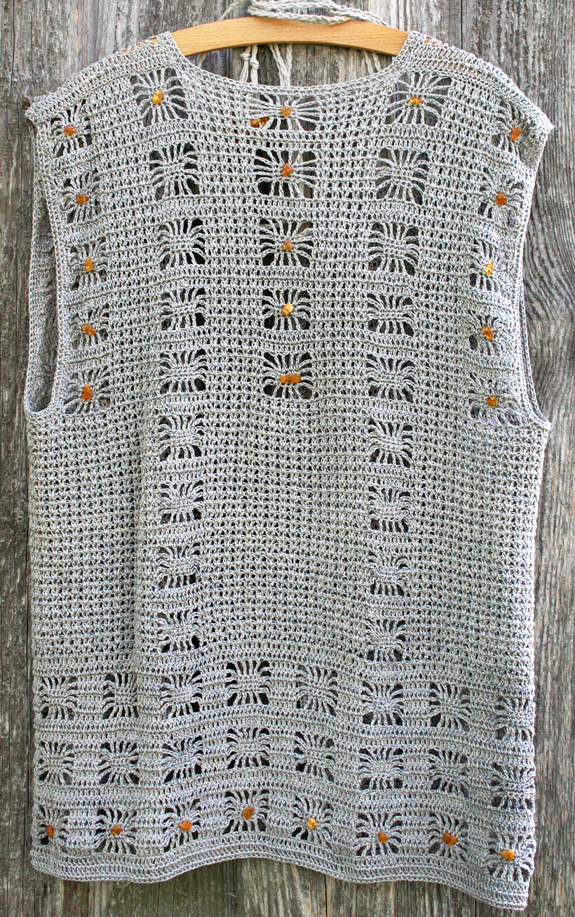 Vestes mugurdaļa. Vestes mugurdaļa.
