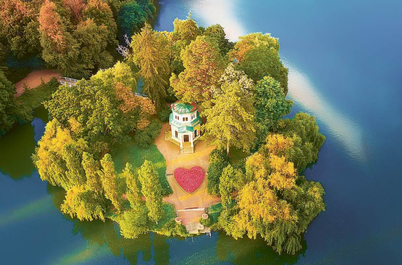 Sofijivkas dendroloģiskais parks ir izcils dārzu un parku mākslas piemineklis. Sofijivkas dendroloģiskais parks ir izcils dārzu un parku mākslas piemineklis.