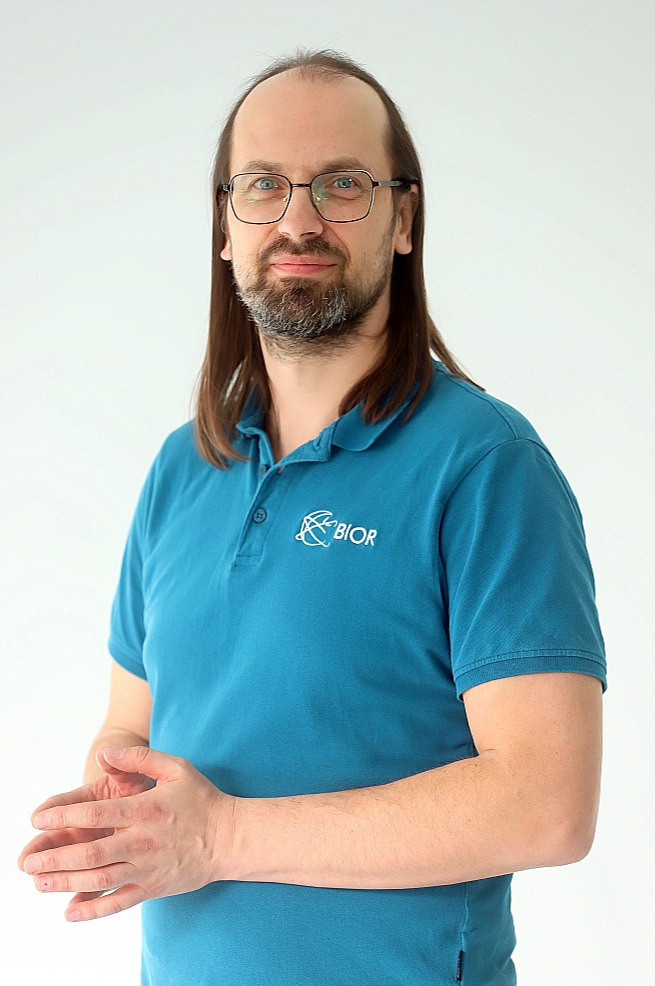 Kaspars Abersons, Pārtikas drošības, dzīvnieku veselības un vides zinātniskā institūta "BIOR" Zivju resursu pētniecības departamenta pētnieks. Kaspars Abersons, Pārtikas drošības, dzīvnieku veselības un vides zinātniskā institūta "BIOR" Zivju resursu pētniecības departamenta pētnieks.