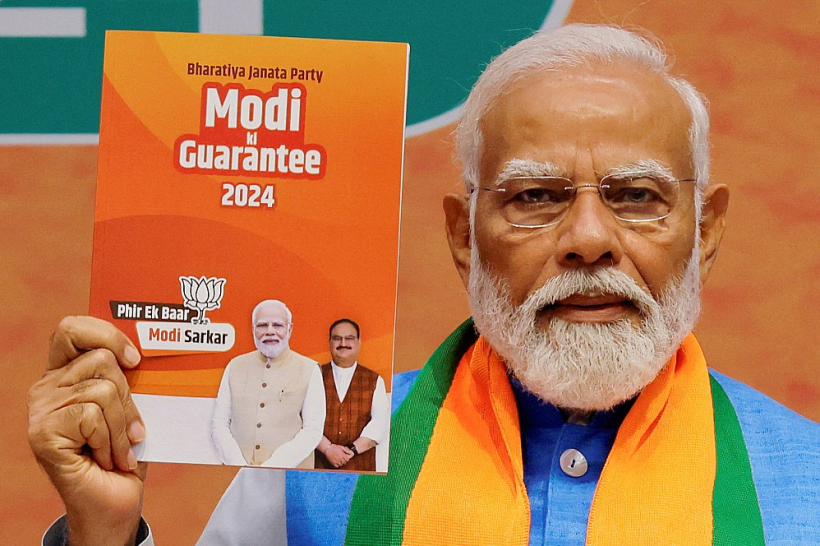 Sabiedriskās domas aptaujas liecina, ka Indijas premjerministra Narendras Modi (attēlā) vadītajai Indijas Tautas partijai un tās sabiedrotajiem parlamenta vēlēšanās izdosies izcīnīt vairākumu. Sabiedriskās domas aptaujas liecina, ka Indijas premjerministra Narendras Modi (attēlā) vadītajai Indijas Tautas partijai un tās sabiedrotajiem parlamenta vēlēšanās izdosies izcīnīt vairākumu.