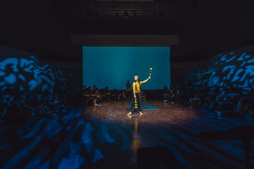 “CirqueMusique” izrādi “Nevaru ciest, ka viņi ēd tik skaļi”.