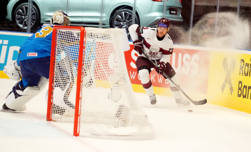 Pasaules hokeja čempionāta spēle starp Latvijas un Kazahstānas valstsvienībām ''Ostravar arēnā'' Ostravā. Pasaules hokeja čempionāta spēle starp Latvijas un Kazahstānas valstsvienībām ''Ostravar arēnā'' Ostravā.