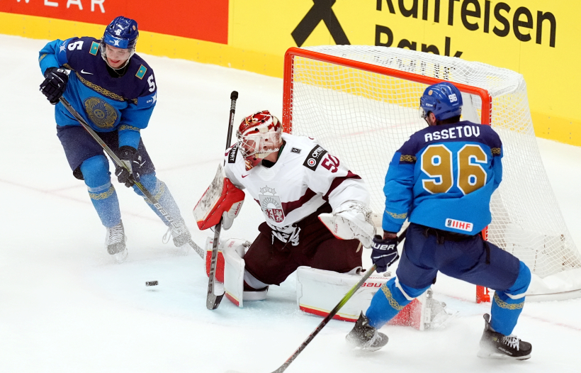 Pasaules hokeja čempionāta spēle starp Latvijas un Kazahstānas valstsvienībām ''Ostravar arēnā'' Ostravā. Pasaules hokeja čempionāta spēle starp Latvijas un Kazahstānas valstsvienībām ''Ostravar arēnā'' Ostravā.
