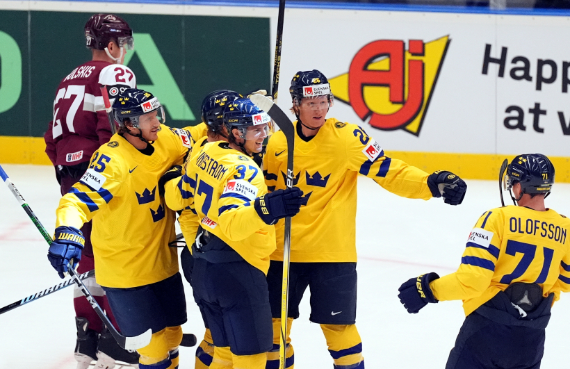 Pasaules hokeja čempionāta spēle starp Latvijas un Zviedrijas valstsvienībām ''Ostravar arēnā'' Ostravā. Pasaules hokeja čempionāta spēle starp Latvijas un Zviedrijas valstsvienībām ''Ostravar arēnā'' Ostravā.