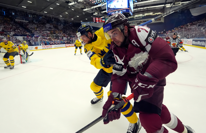Pasaules hokeja čempionāta spēle starp Latvijas un Zviedrijas valstsvienībām ''Ostravar arēnā'' Ostravā. Pasaules hokeja čempionāta spēle starp Latvijas un Zviedrijas valstsvienībām ''Ostravar arēnā'' Ostravā.
