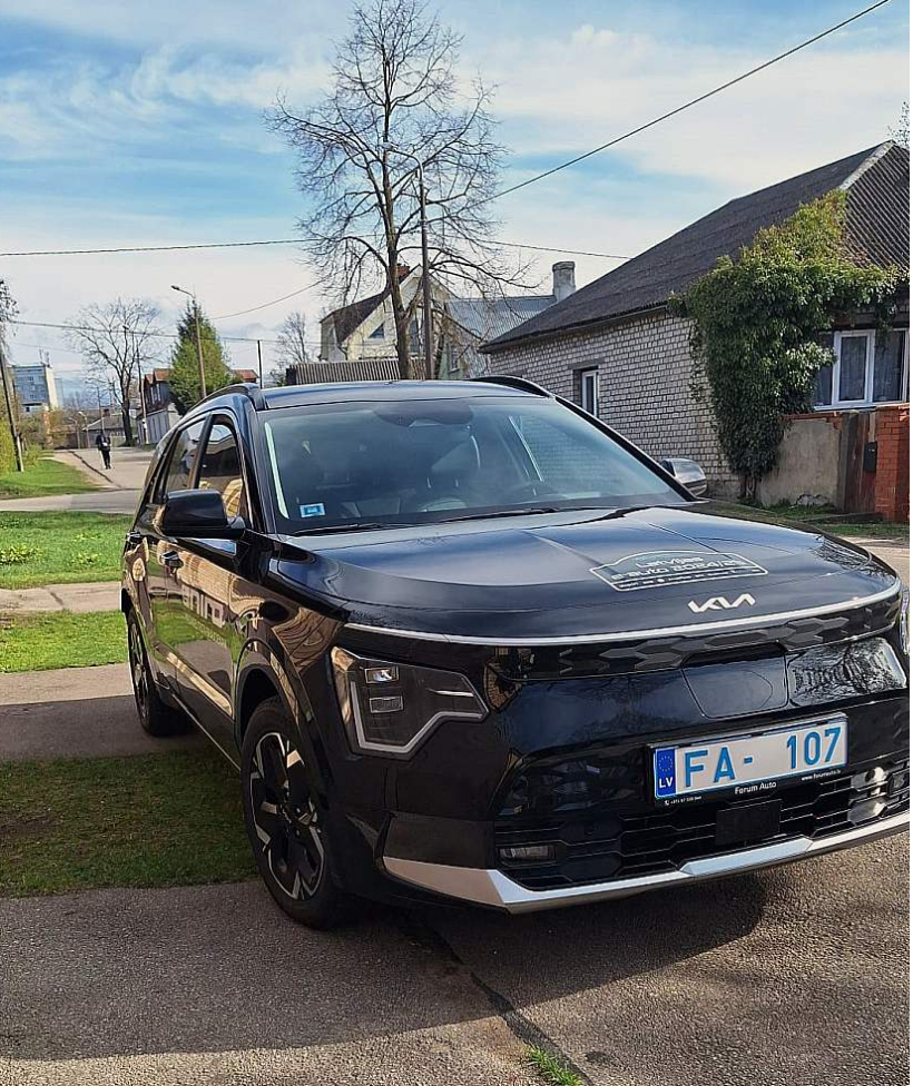 Raksta autora simpātija šobrīd – "KIA Niro". Iespējams, tāpēc, ka ar šo jau pirms konkursa piknika bijusi iespēja braukt pat trīs dienas un daudzas no moderno tehnoloģiju dotajām iespējām saprast un apgūt. Raksta autora simpātija šobrīd – "KIA Niro". Iespējams, tāpēc, ka ar šo jau pirms konkursa piknika bijusi iespēja braukt pat trīs dienas un daudzas no moderno tehnoloģiju dotajām iespējām saprast un apgūt.