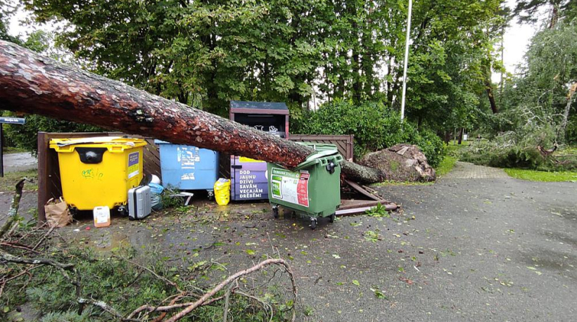 Vētras postījumi Jūrmalā.