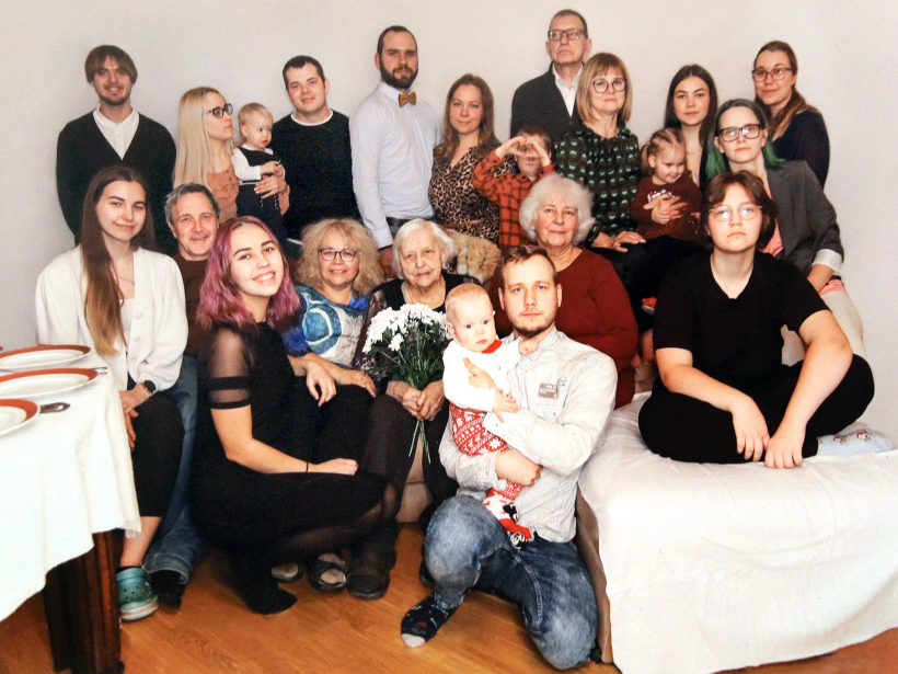 Aizpērn kuplā radu pulkā nosvinēta Marijas Orupes deviņdesmitā jubileja. Aizpērn kuplā radu pulkā nosvinēta Marijas Orupes deviņdesmitā jubileja.