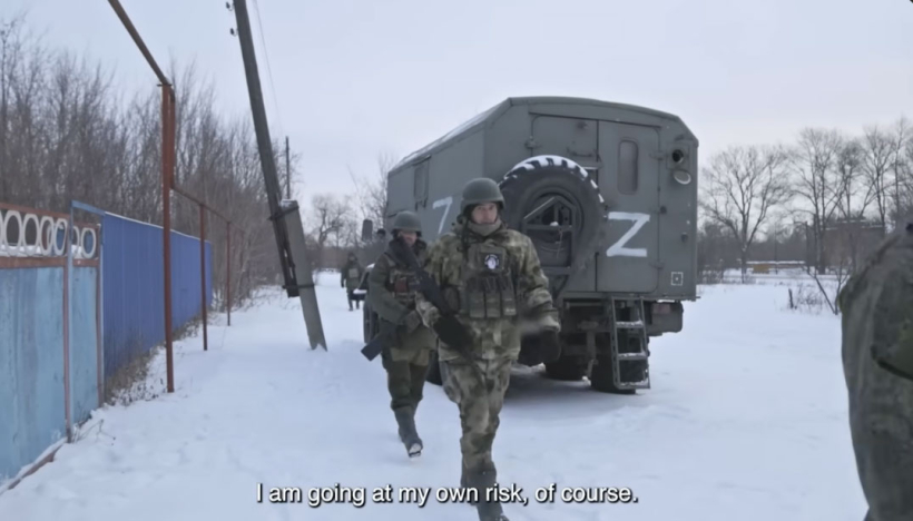 Kadrs no Anastasijas Trofimovas dokumentālās filmas "Russians at War" ("Krievi karā"). Kadrs no Anastasijas Trofimovas dokumentālās filmas "Russians at War" ("Krievi karā").