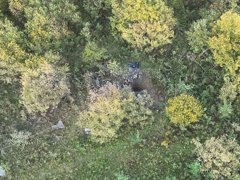 Latvijas Nacionālie bruņoties spēki šonedēļ publiskoja arī attēlus no vietas, kur Gaigalavas pagastā nokritušā Krievijas bezpilota lidaparāts tika deaktivizēts.