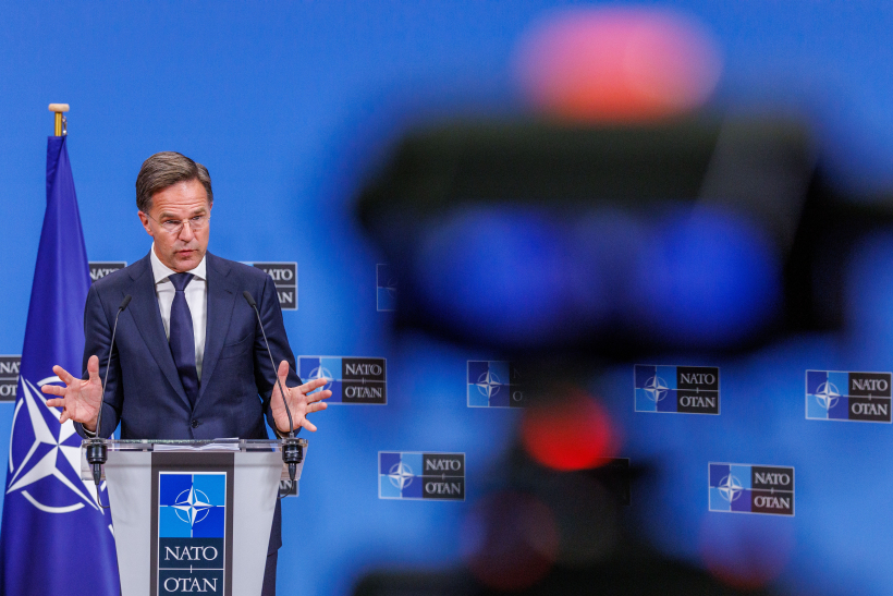 NATO ģenerālsekretārs Marks Rite. NATO ģenerālsekretārs Marks Rite.