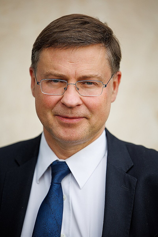 Valdis Dombrovskis (Latvija). Valdis Dombrovskis (Latvija).