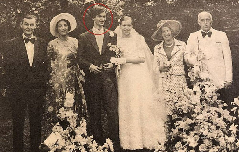 Fotogrāfija no Brižitas pirmajām kāzām ar Andrē Luiju Ozjēru. Fotogrāfija no Brižitas pirmajām kāzām ar Andrē Luiju Ozjēru.
