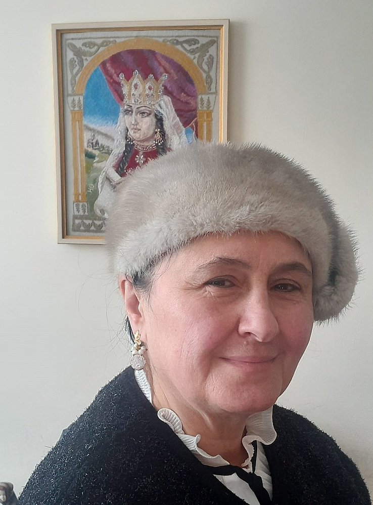 Gruzijas Rakstnieku savienības vadītāja, dzejniece Makvala Gonašvili: "Redzu, ka pasaulē demokrātija piekāpjas spēkam." Gruzijas Rakstnieku savienības vadītāja, dzejniece Makvala Gonašvili: "Redzu, ka pasaulē demokrātija piekāpjas spēkam."