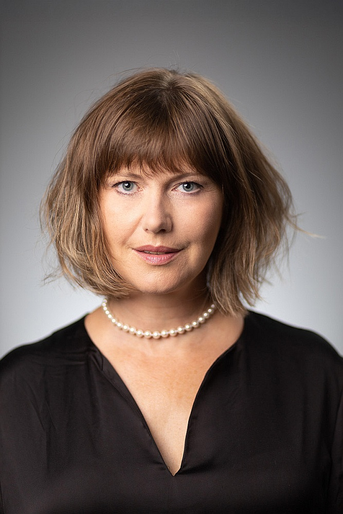 Elīna Vāne: "Mūsu ir tik maz, bet mums ir sava valoda, tā ir ārkārtīgi liela vērtība. Pēc 1991. gada likās, ka brīvība būs uz visiem laikiem, bet izrādās, nē, varbūtība, ka tā var pazust jebkurā brīdī, ir ārkārtīgi liela."