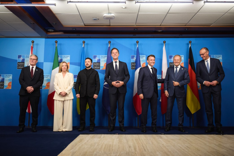 NATO samits Hāgā. NATO samits Hāgā.