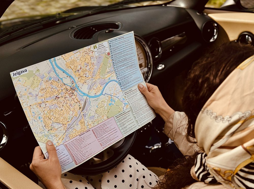 Tūrisma rallijā, plānojot visoptimālāko maršrutu, bez labas kartes neiztikt. Tūrisma rallijā, plānojot visoptimālāko maršrutu, bez labas kartes neiztikt.