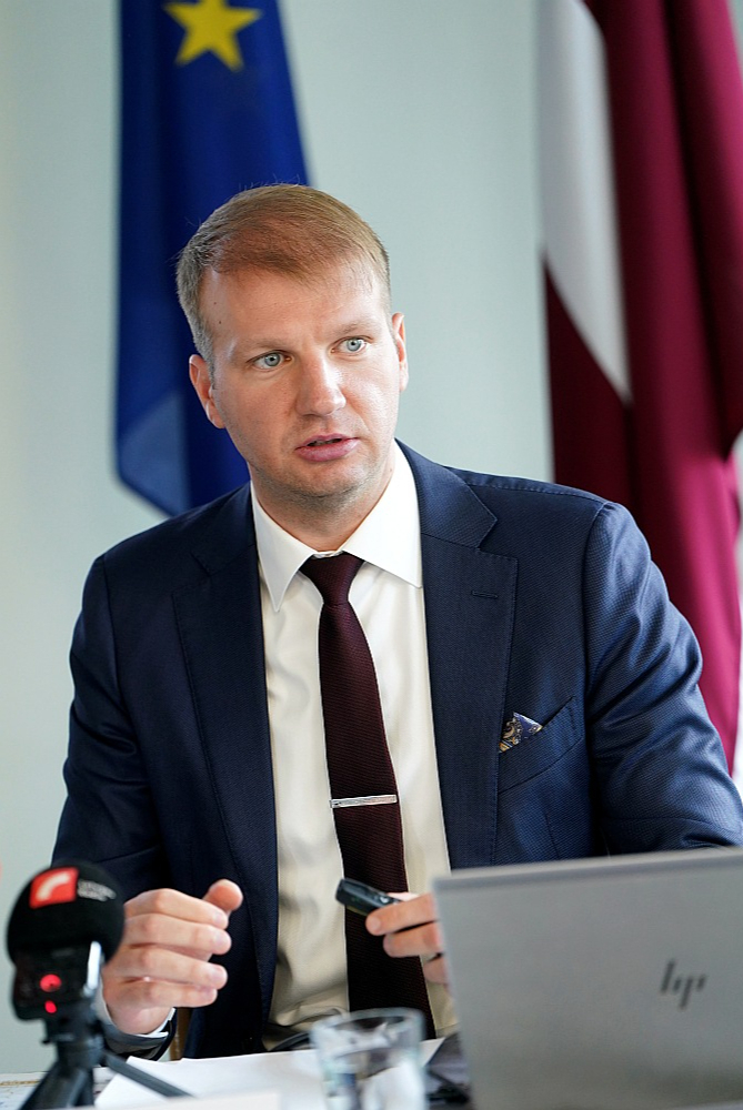 Kaspars Melnis, Klimata un enerģētikas ministrs. Kaspars Melnis, Klimata un enerģētikas ministrs.