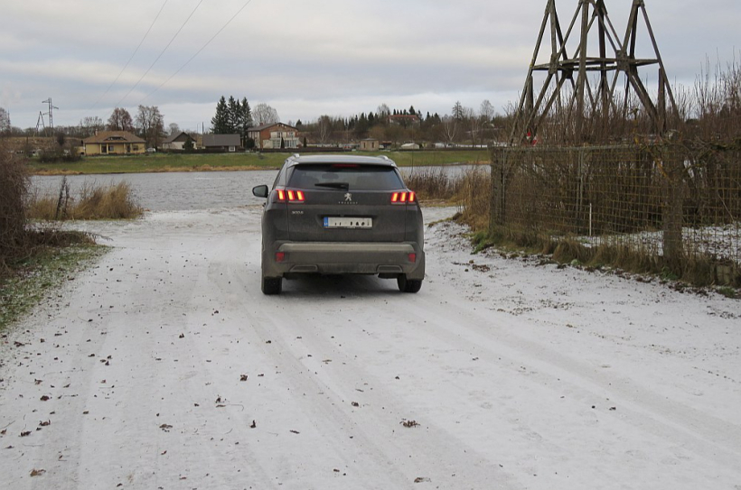 Vieta, kur apstājās bandītu auto, tagad. Vieta, kur apstājās bandītu auto, tagad.