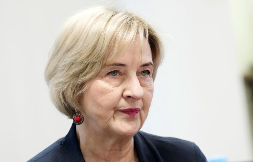 Valsts sociālās apdrošināšanas aģentūras preses sekretāre Iveta Daine. Valsts sociālās apdrošināšanas aģentūras preses sekretāre Iveta Daine.