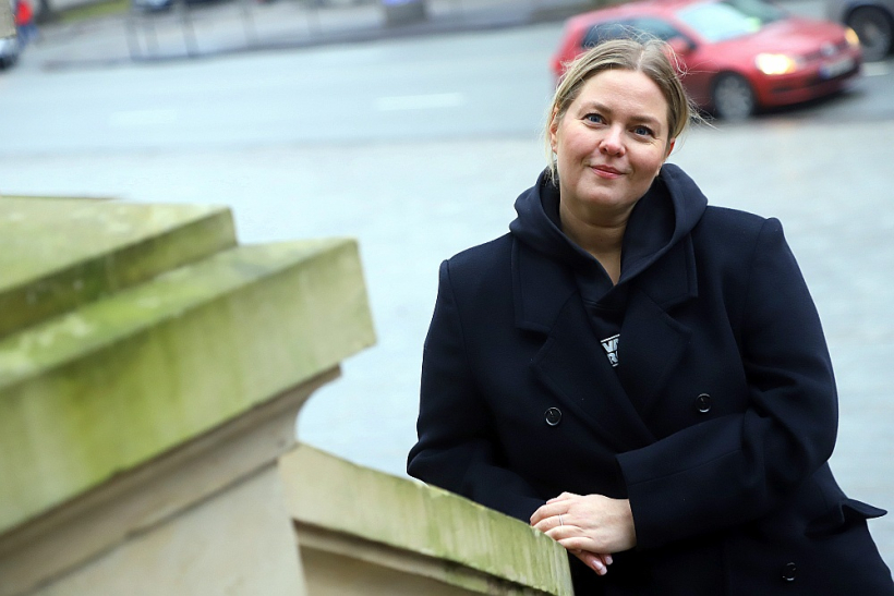 Režisore Paula Pļavniece.