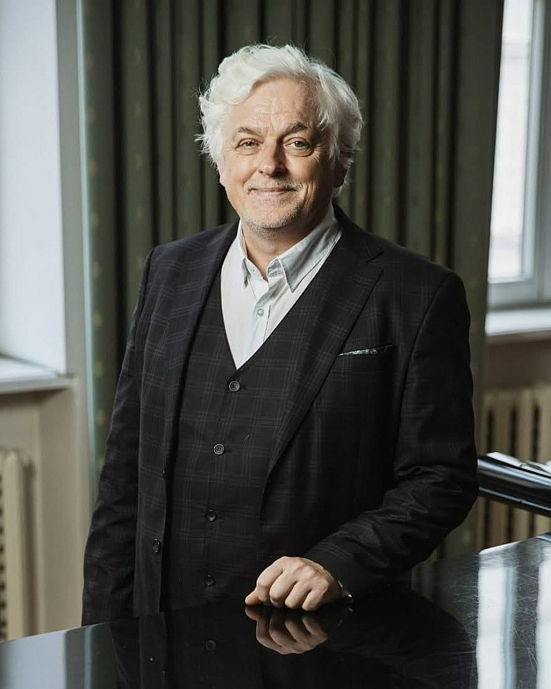 Diriģents Andris Veismanis.