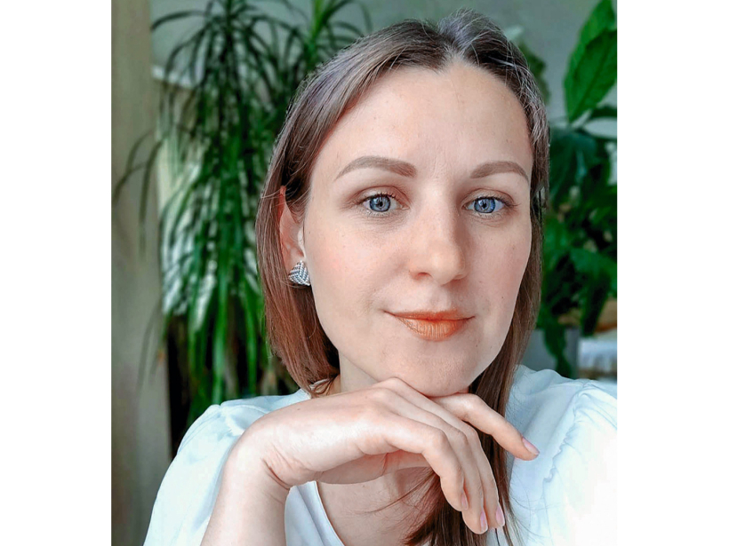 “Pērļošana prasa pacietību, taču tas ir arī ļoti meditatīvs process,” atzīst rokdarbniece Ieva Minde.