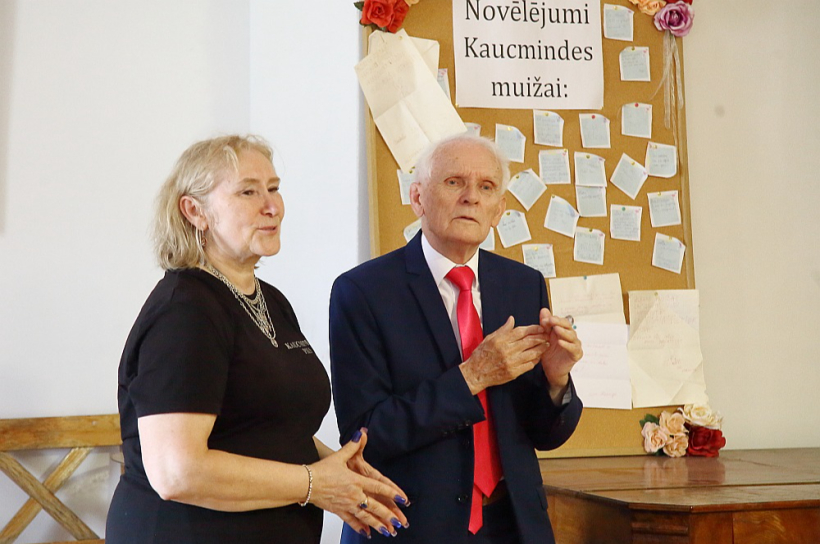 Par Kaucmindes īpašnieci kļuvusi latviešu arhitekte un būvuzņēmēja Aiva Dreimane Ozolzīle, un Andris Grīnbergs arī piedalās pie pakāpeniskās pils atdzimšanas. Par Kaucmindes īpašnieci kļuvusi latviešu arhitekte un būvuzņēmēja Aiva Dreimane Ozolzīle, un Andris Grīnbergs arī piedalās pie pakāpeniskās pils atdzimšanas.