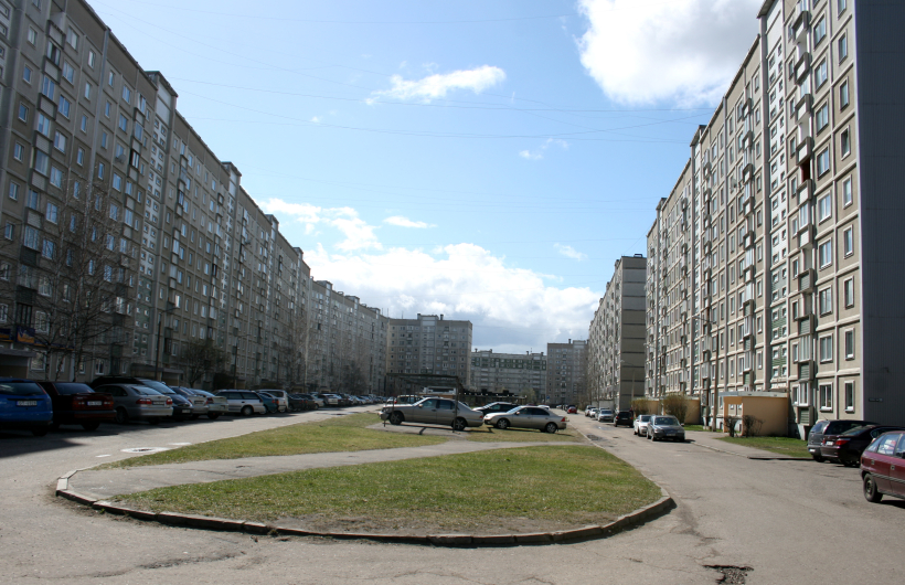 Daudzstāvu dzīvojamo māju masīvs Ziepniekkalnā. Daudzstāvu dzīvojamo māju masīvs Ziepniekkalnā.