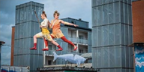 2026. gada Laikmetīgā cirka festivāls veidots kā kopīgs piedzīvojums, kurā pēta intimitāti, virtuozitāti, laikmetīgā cirka kustības precizitāti un kolektīvu prieku.