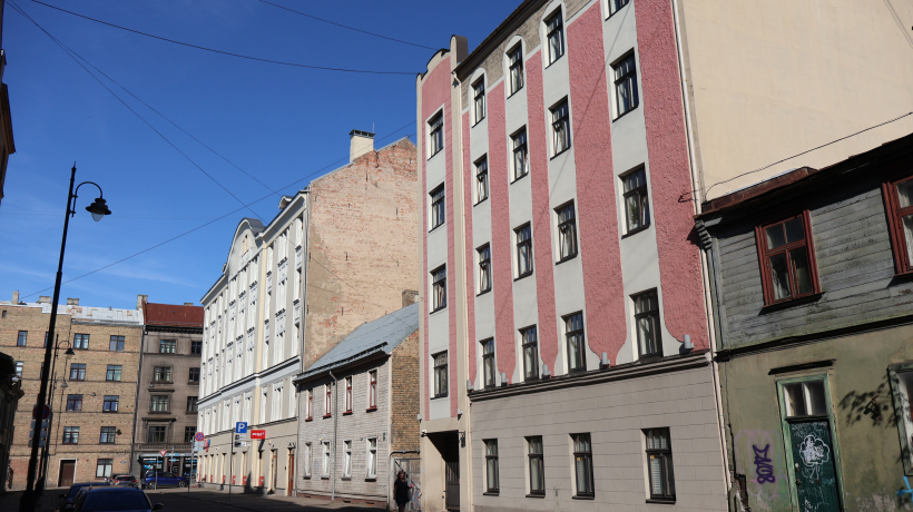 Krāsotāju iela, Grīziņkalns.