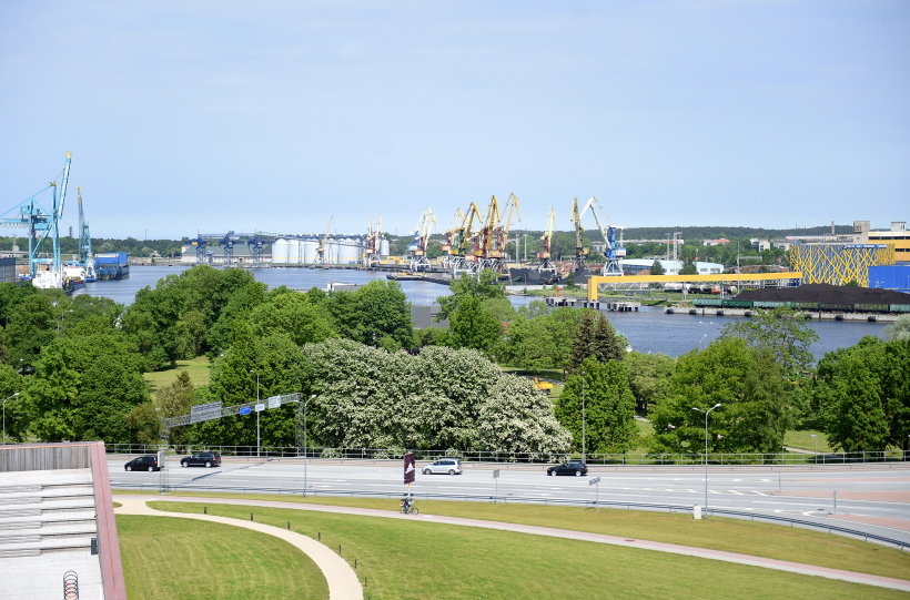 Skats uz Ventspils ostu no zinātnes centra "Vizium". Skats uz Ventspils ostu no zinātnes centra "Vizium".