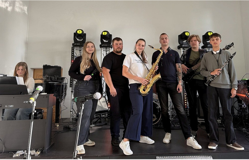Viļānu Mūzikas un mākslas skolas pūšamo instrumentu spēles programmas audzēkņi. Viļānu Mūzikas un mākslas skolas pūšamo instrumentu spēles programmas audzēkņi.
