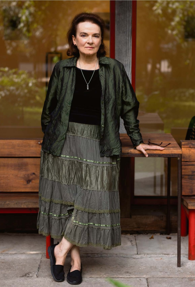 Māksliniece Lilija Dinere: "Mēs sargājam viens otru. Turklāt šīs būtnes sargā mūsu spējas nepazaudēt saikni ar visu, kas mums ir apkārt." Māksliniece Lilija Dinere: "Mēs sargājam viens otru. Turklāt šīs būtnes sargā mūsu spējas nepazaudēt saikni ar visu, kas mums ir apkārt."