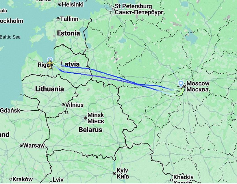 ASV militāro transportlidmašīnu "Boeing C-17 Globemaster III", ar kuru Maskavā ieradās Centrālās izlūkošanas pārvaldes direktors Džons Retklifs, fiksēja vietne "Flightradar24".