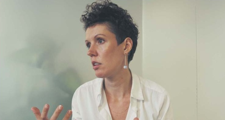 Dāņu filmas "Tehplomātija" (2026) centrā ir mākslīgā intelekta pieaugošā ietekme uz mūsdienām (režisore Suzanna Kovaca). Dāņu filmas "Tehplomātija" (2026) centrā ir mākslīgā intelekta pieaugošā ietekme uz mūsdienām (režisore Suzanna Kovaca).