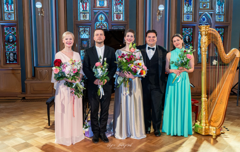 “Un Dievs… radīja sievieti”. Koncerta dalībnieki pēc koncertstāsta pirmizrādes Rīgā. “Un Dievs… radīja sievieti”. Koncerta dalībnieki pēc koncertstāsta pirmizrādes Rīgā.