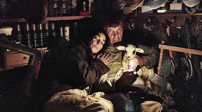 Kadrs no Emira Kusturicas filmas "Satikšanās uz piena ceļa". Kadrs no Emira Kusturicas filmas "Satikšanās uz piena ceļa".