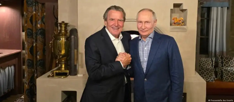 Šrēders un Putins Maskavā. 
