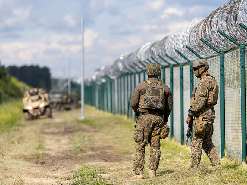 Baltijas aizsardzības līnija ir stratēģisks militāro nocietinājumu un pretmobilitātes pasākumu kopums Latvijas, Lietuvas un Igaunijas austrumu pierobežā.