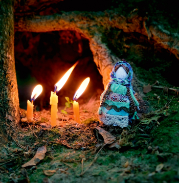 Savu draugu un palīgu katrs pats var izveidot no dabas materiāliem.