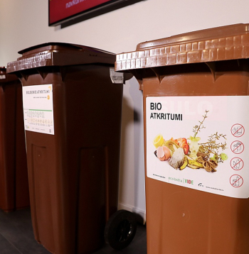 Ja nav pieejams konteiners bioloģiskajiem atkritumiem, pakalpojums jāpiesaka savam atkritumu apsaimniekotājam.