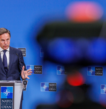 NATO ģenerālsekretārs Marks Rite. NATO ģenerālsekretārs Marks Rite.