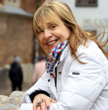 Baņuta Rubess: "Man tas būs ļoti liels notikums, satikties ar
latviešu lasītāju, jo grāmata netika rakstīta latviešu
lasītājam. To rakstīju lasītājam, kam ne sevišķi interesē
Latvijas vēsture."