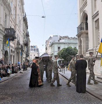 Kadrs no Vitālija Manska dokumentālās filmas "Laiks līdz mērķim".
