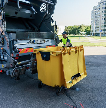 Sadzīves atkritumu konteinerā drīkst izmest tikai to, kas nav bīstams.