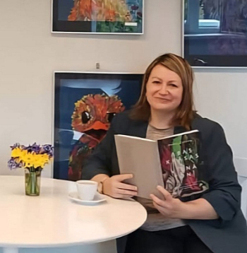 Zorģu bibliotēkas vadītāja Dace Frinda.
