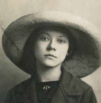 Asja Lācis. Fotoattēls uzņemts pirms 1914. gada.