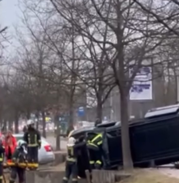 Mikroautobusa avārijas vieta.