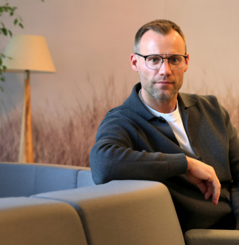 Kaspars Markševics: “Dziesma “Meitene ar zaļām acīm” bija mana
atgriešanās mūzikā”.